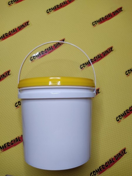 BALDE PLASTICO COM TAMPA 3,6